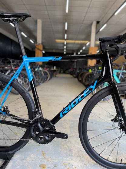 NIEUW Ridley Helium Carbon Racefiets