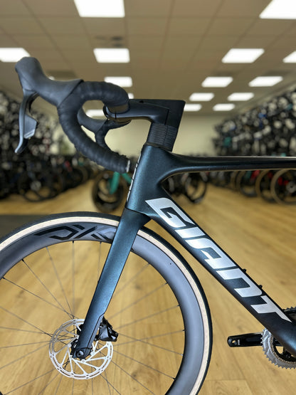 Giant Propel Advanced 1 AXS Carbon Road Bike