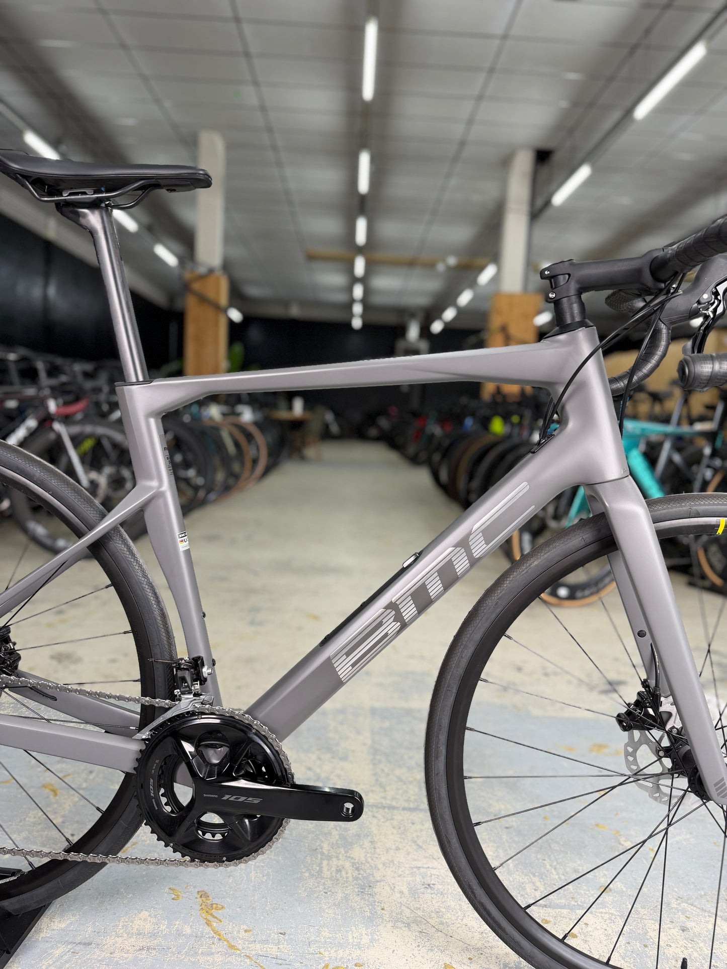 NIEUW BMC Roadmachine FIVE Carbon Racefiets