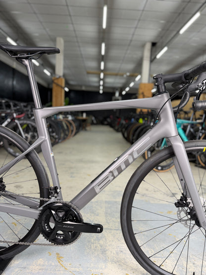 NIEUW BMC Roadmachine FIVE Carbon Racefiets