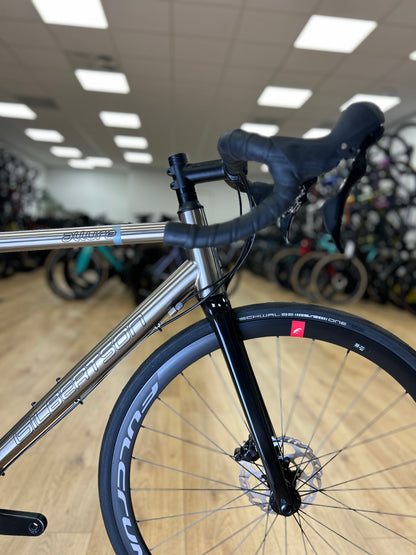 Showroom Model Gilbertson Allure Disc Racefiets