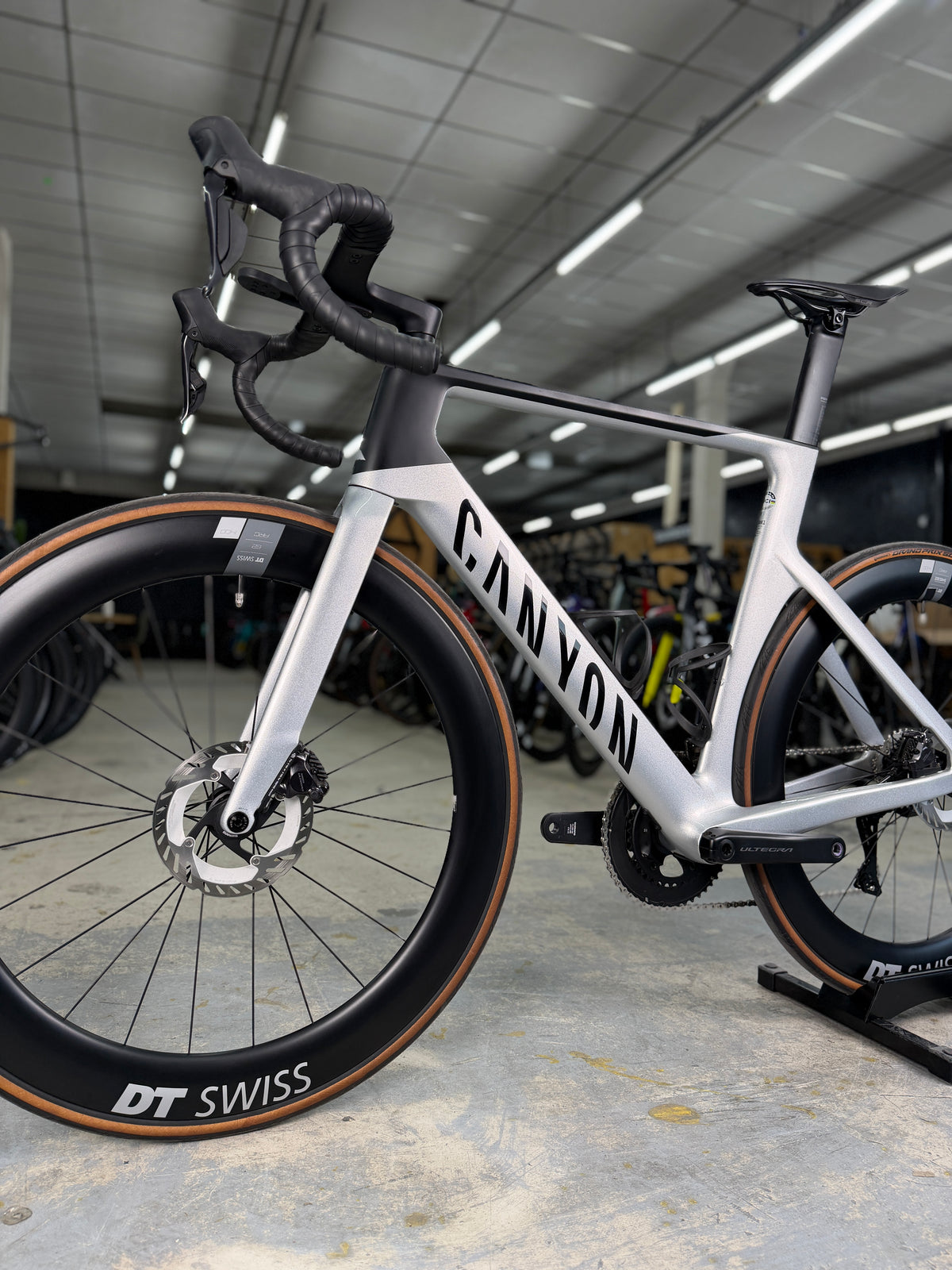 300km Canyon Aeroad CF SLX Di2 Carbon Racefiets
