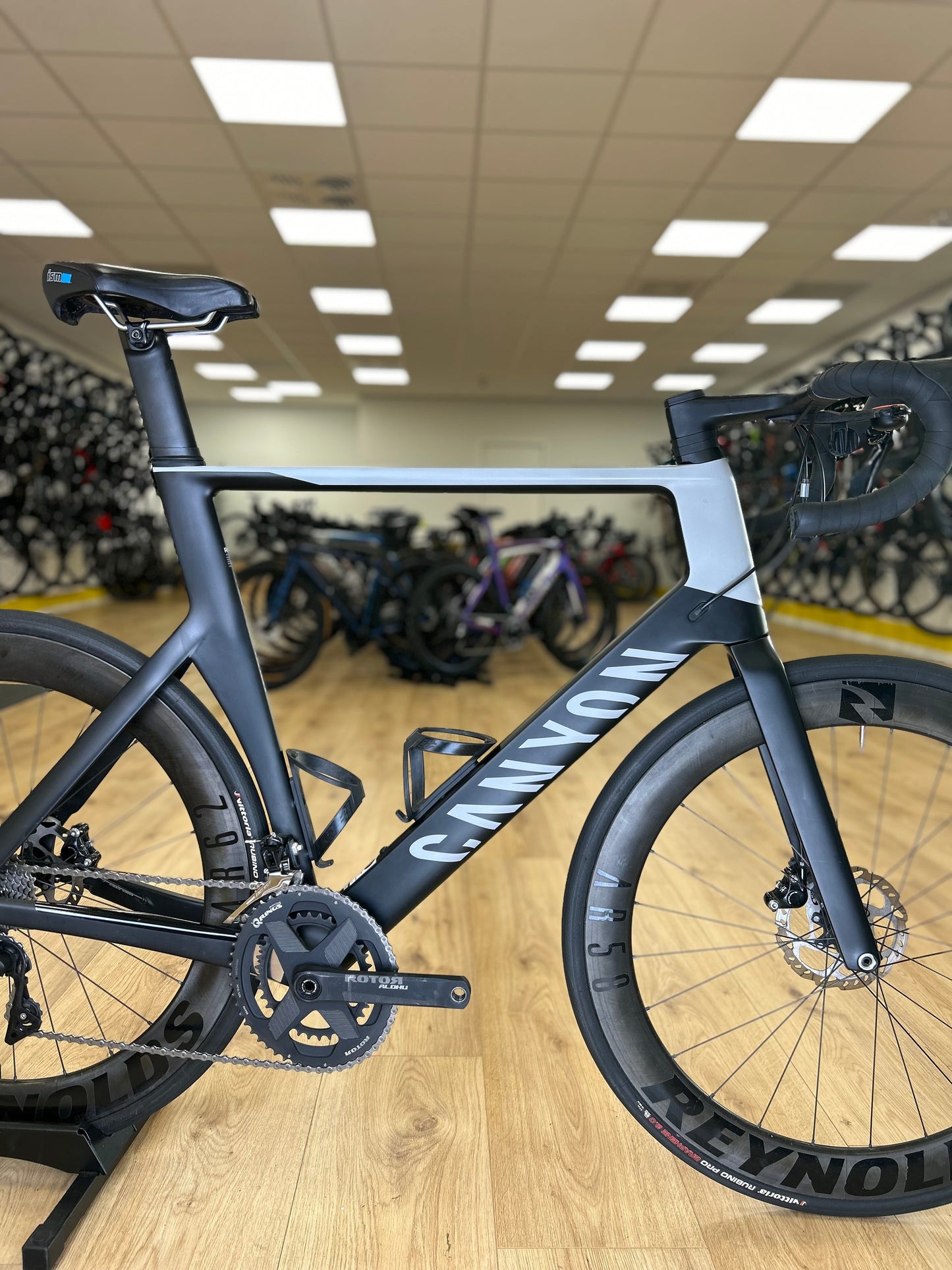 XXL Canyon Aeroad Carbon Disc Racefiets