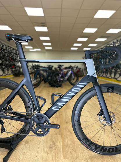 XXL Canyon Aeroad Carbon Disc Racefiets