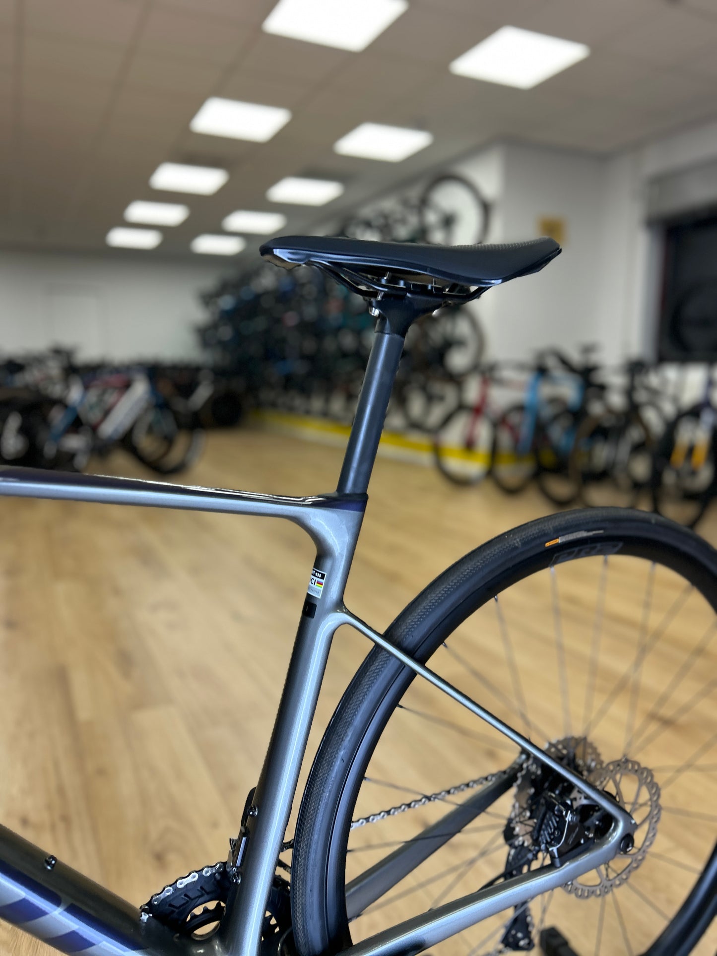 SHOWROOM MODEL 0km Giant Defy Advanced 1 Di2 Carbon Racefiets