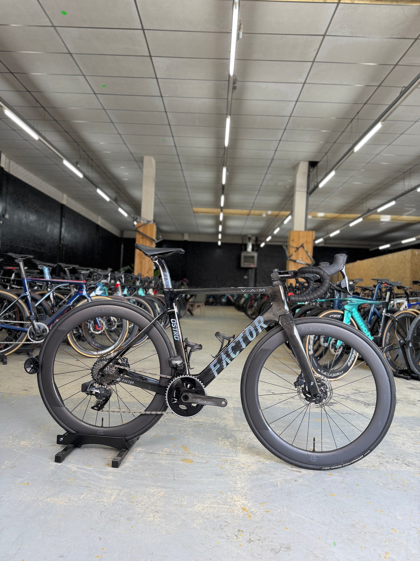 Factor Ostro VAM AXS Carbon Racefiets