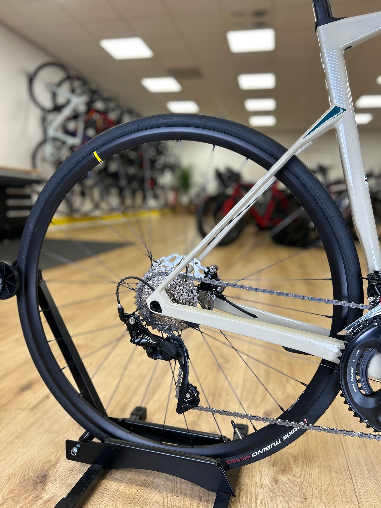 NEW - BMC Road Machine Carbon Disc Racefiets
