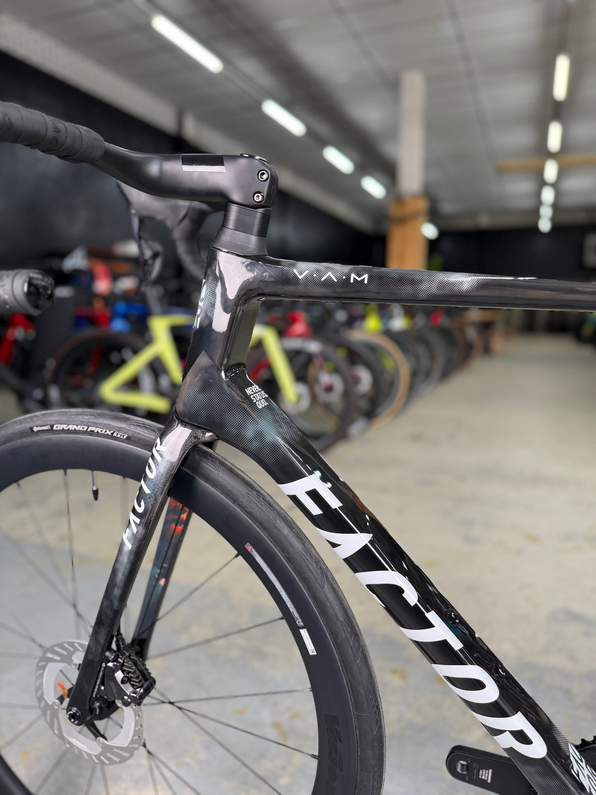 NIEUW Factor O2 VAM Di2 Carbon Racefiets