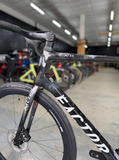 NIEUW Factor O2 VAM Di2 Carbon Racefiets