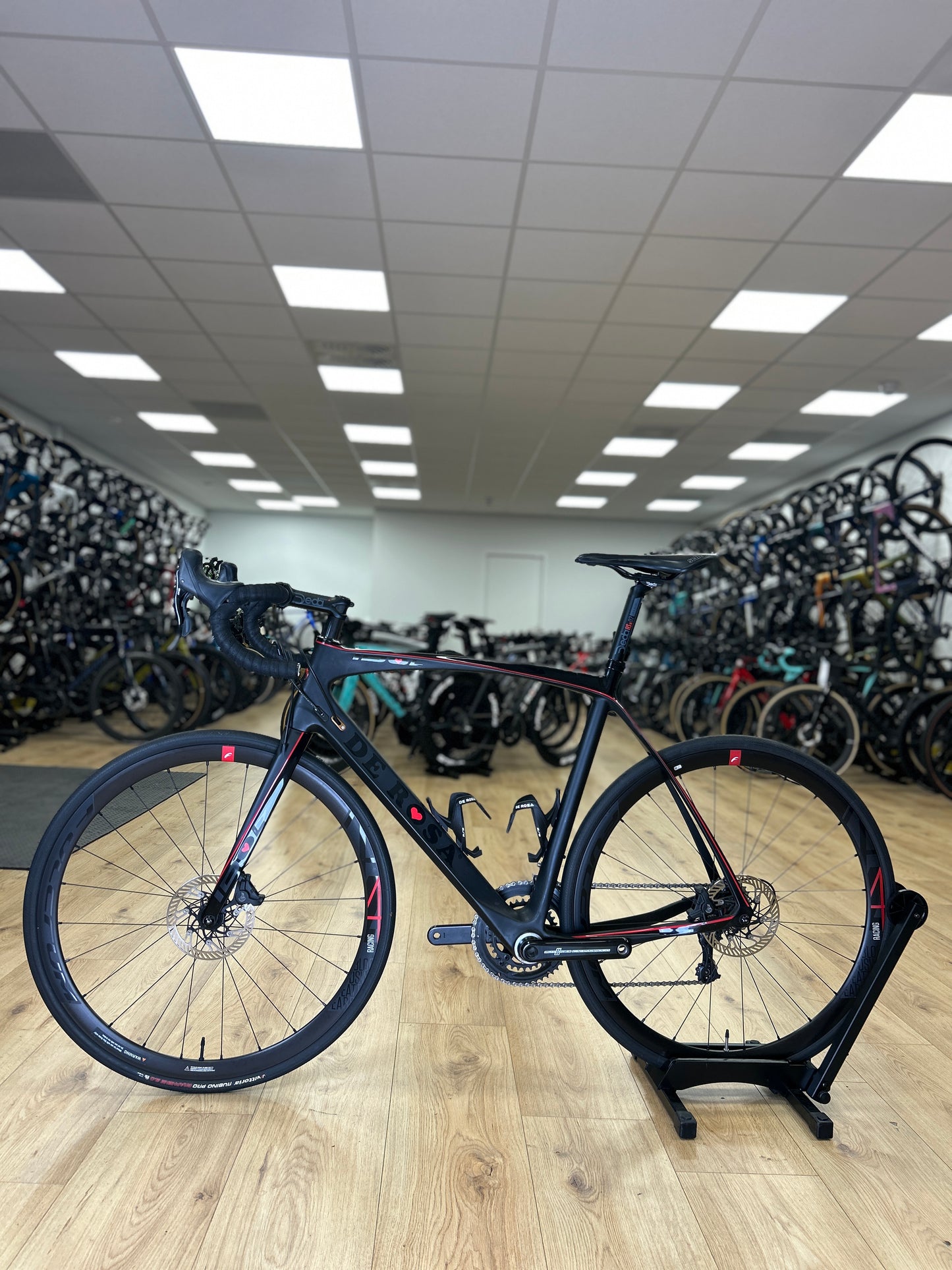 The Rosa Idol Carbon Racing Bike