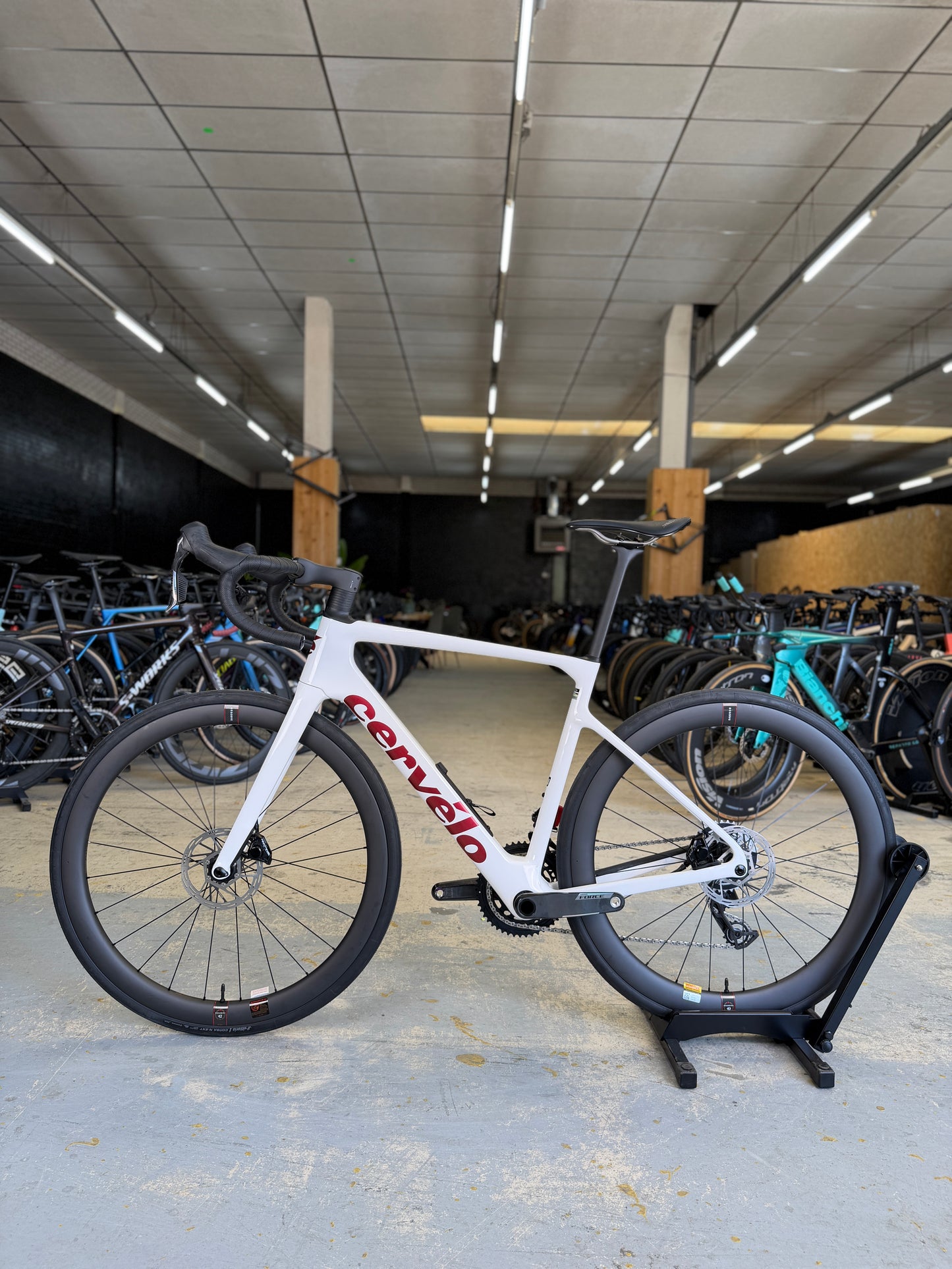 SHOWROOM Cervélo Caledonia-5 AXS Carbon Racefiets
