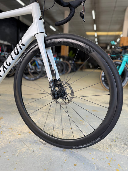 Factor O2 AXS Carbon Racefiets