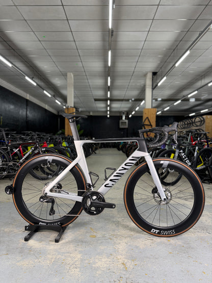 300km Canyon Aeroad CF SLX Di2 Carbon Racefiets