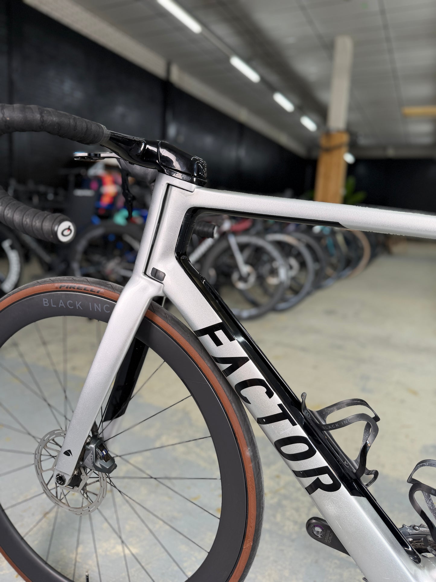 Factor ONE AXS Carbon Racefiets