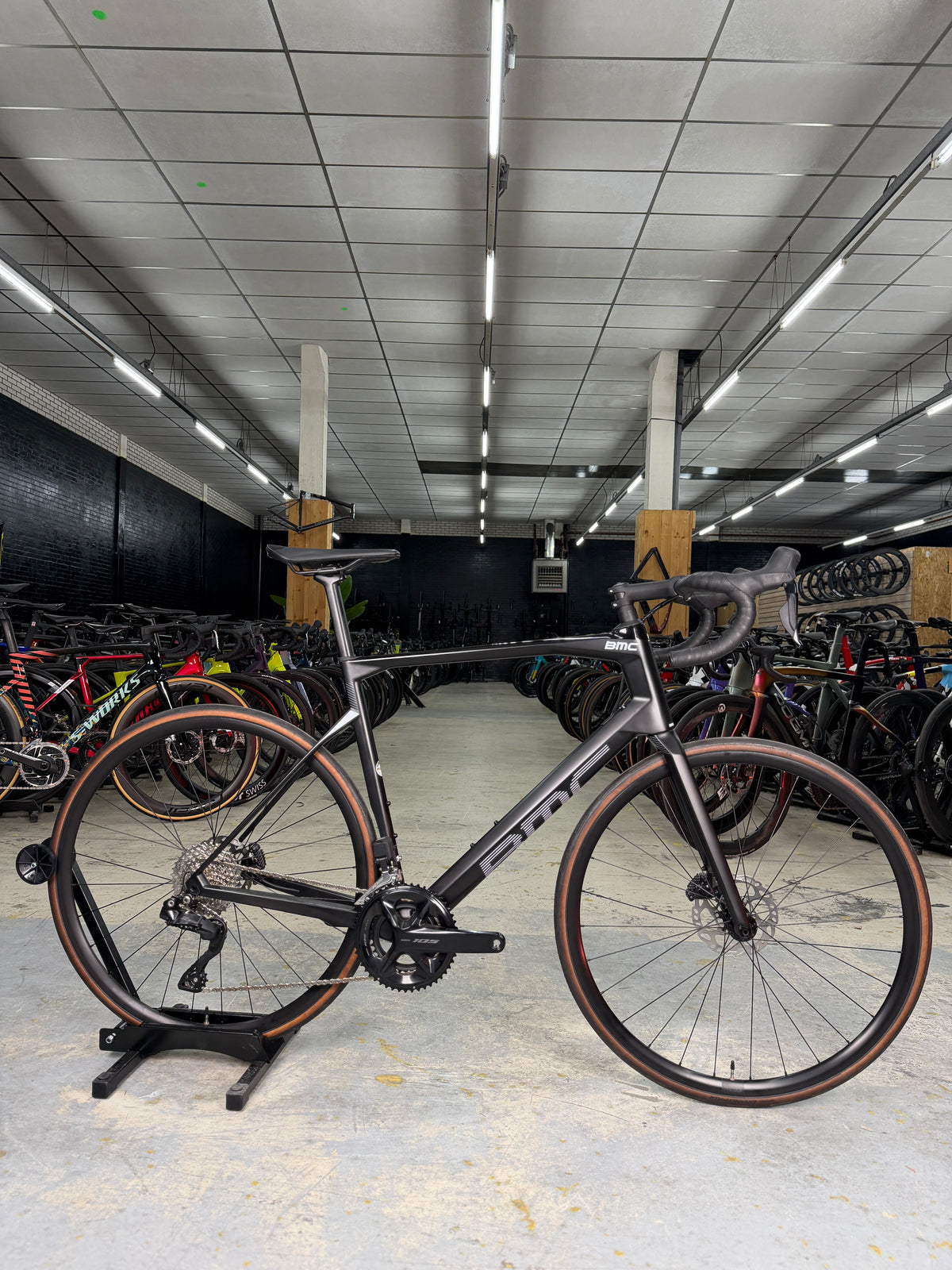 NIEUW BMC Roadmachine Five Di2 Carbon Racefiets