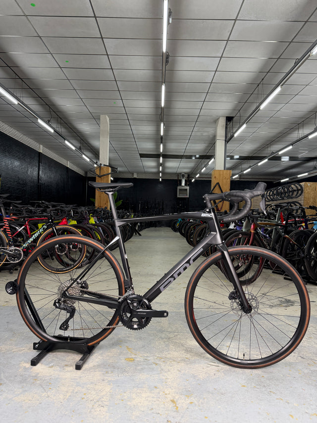 NIEUW BMC Roadmachine Five Di2 Carbon Racefiets