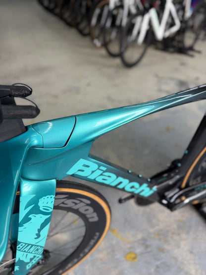 Bianchi Aquila RC Disc Di2 Carbon Racefiets