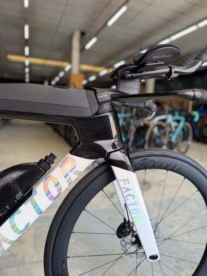 Demo Factor SLiCK Di2 Carbon TT