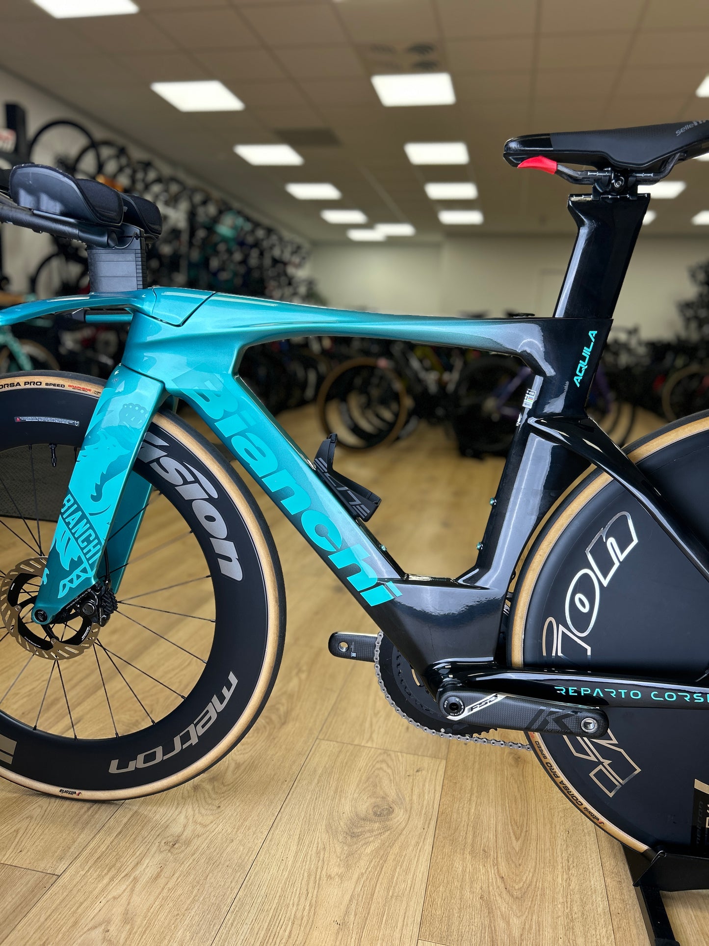 Bianchi Aquila RC Disc Di2 Carbon TT