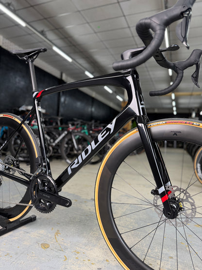 SHOWROOM Ridley Fenix SLiC Di2 Carbon Racefiets