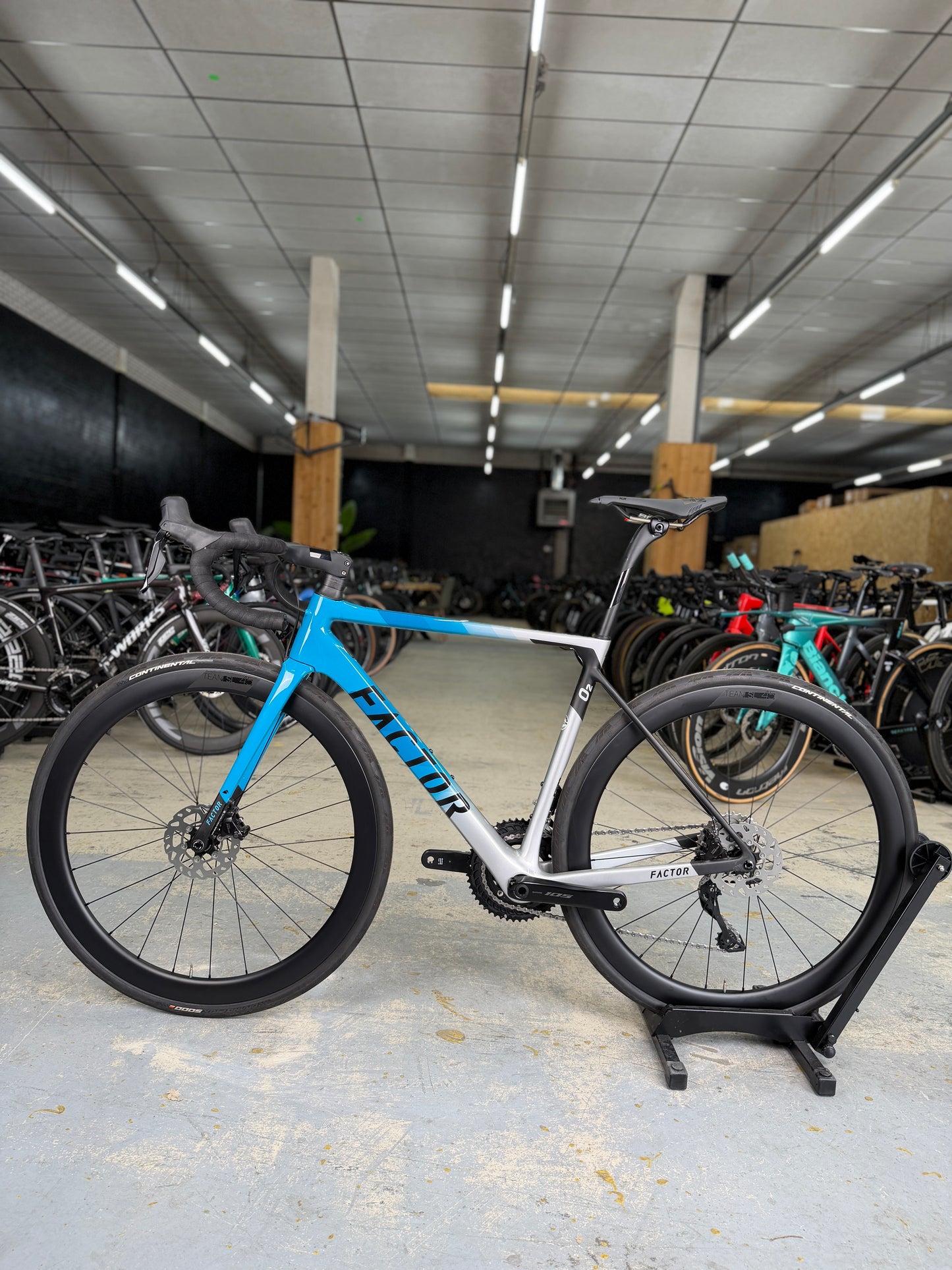 NIEUW Factor O2 Di2 Carbon Racefiets