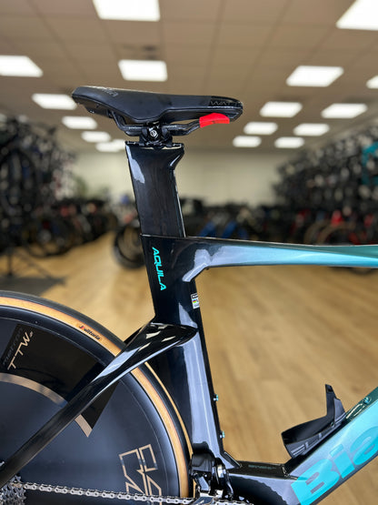 Bianchi Aquila RC Disc Di2 Carbon Racefiets