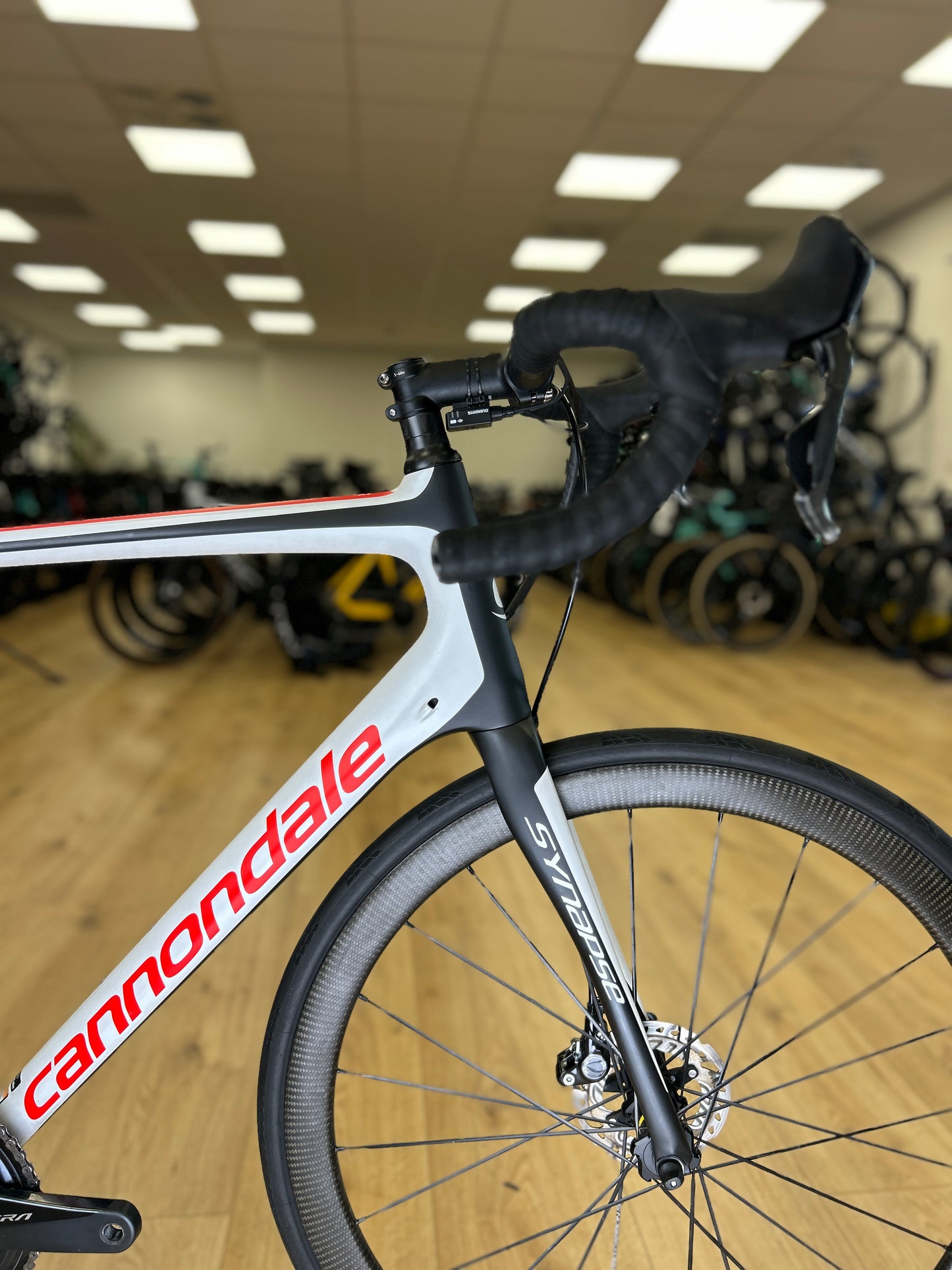 Cannondale Synapse Hi-Mod Di2 Carbon Road Bike