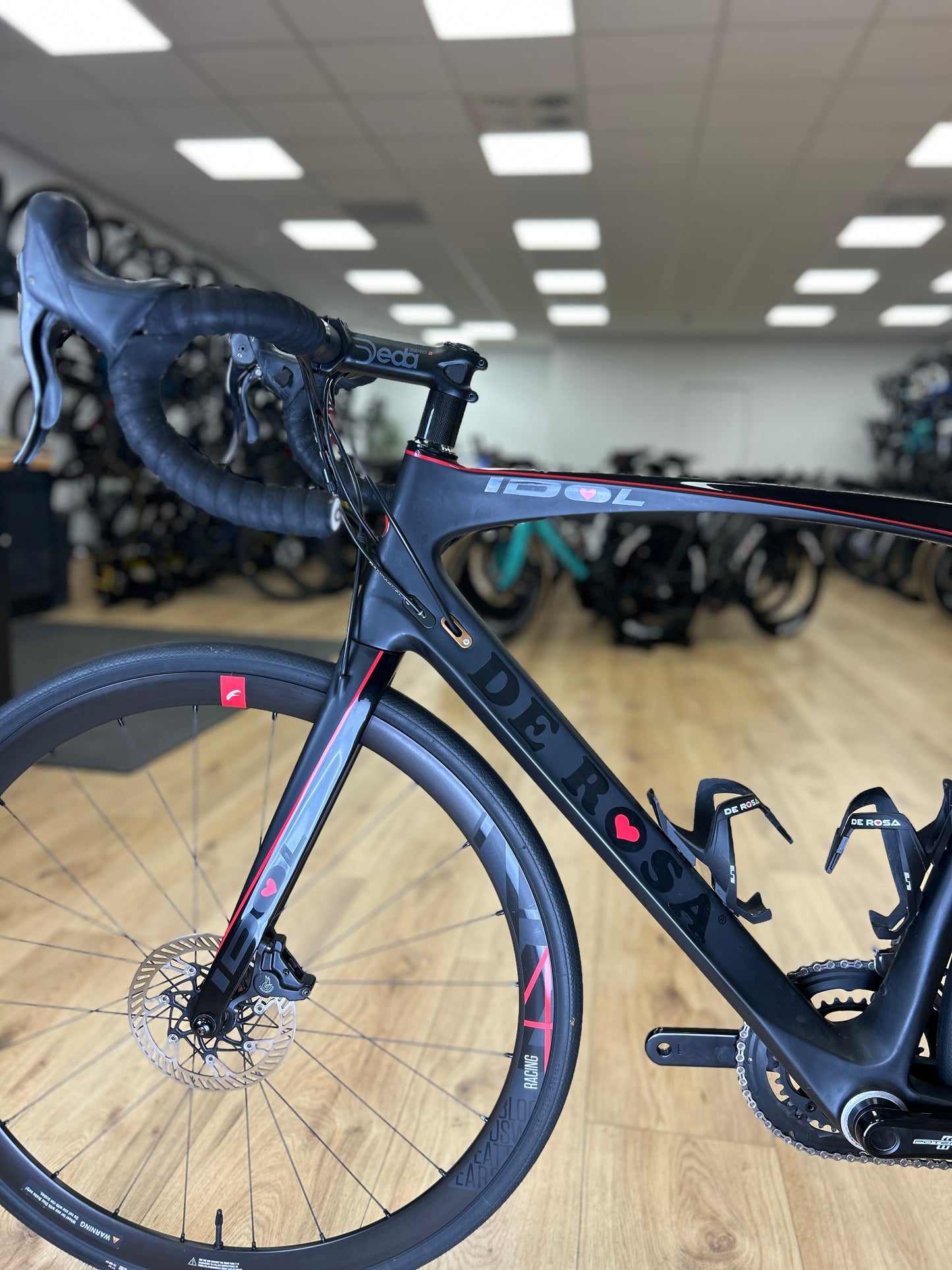 The Rosa Idol Carbon Racing Bike