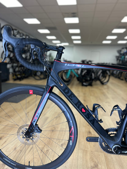 The Rosa Idol Carbon Racing Bike