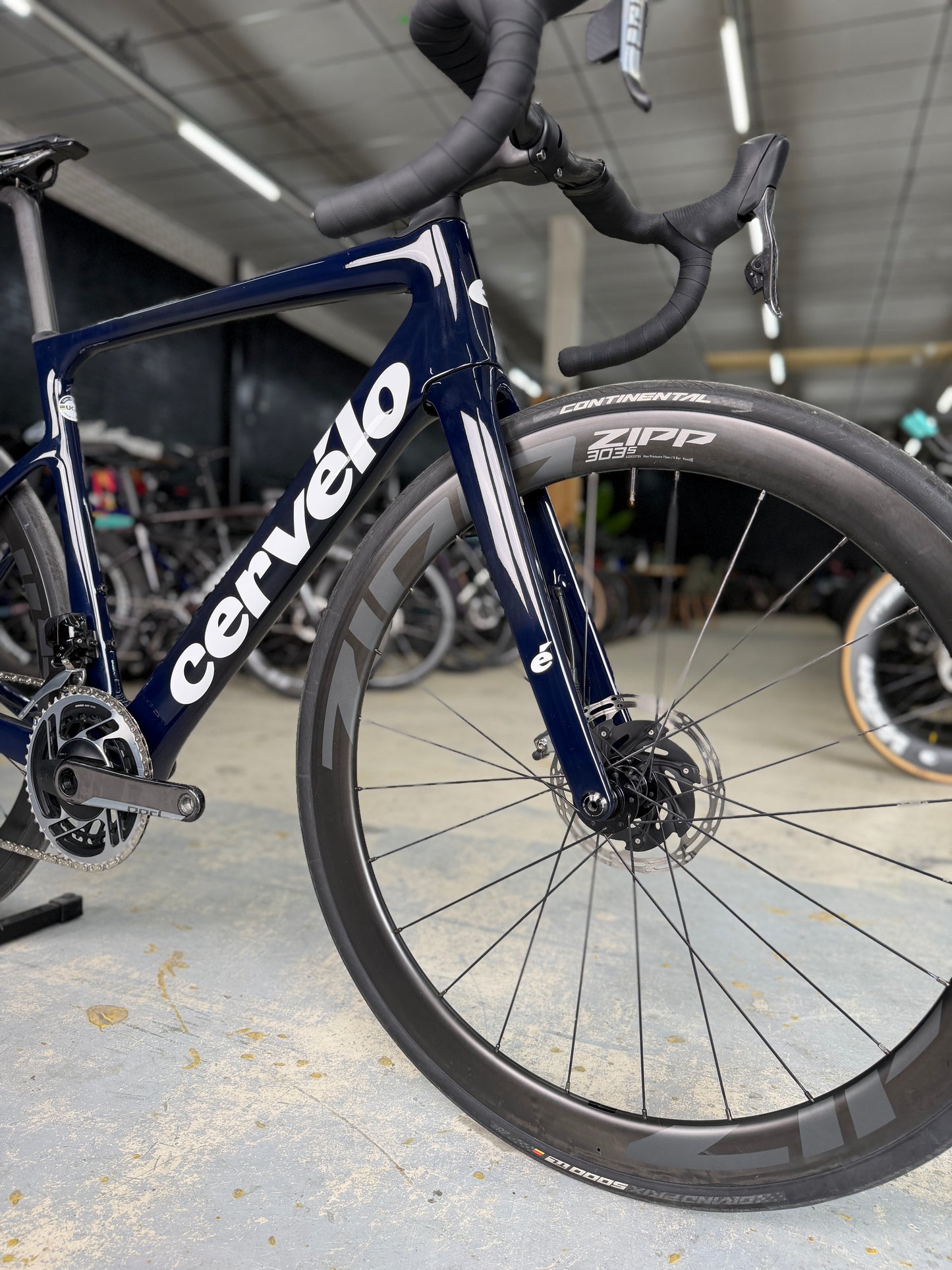 Cervélo Caledonia-5 Red eTap Carbon Racefiets