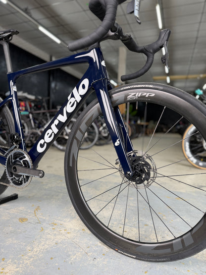 Cervélo Caledonia-5 Red eTap Carbon Racefiets