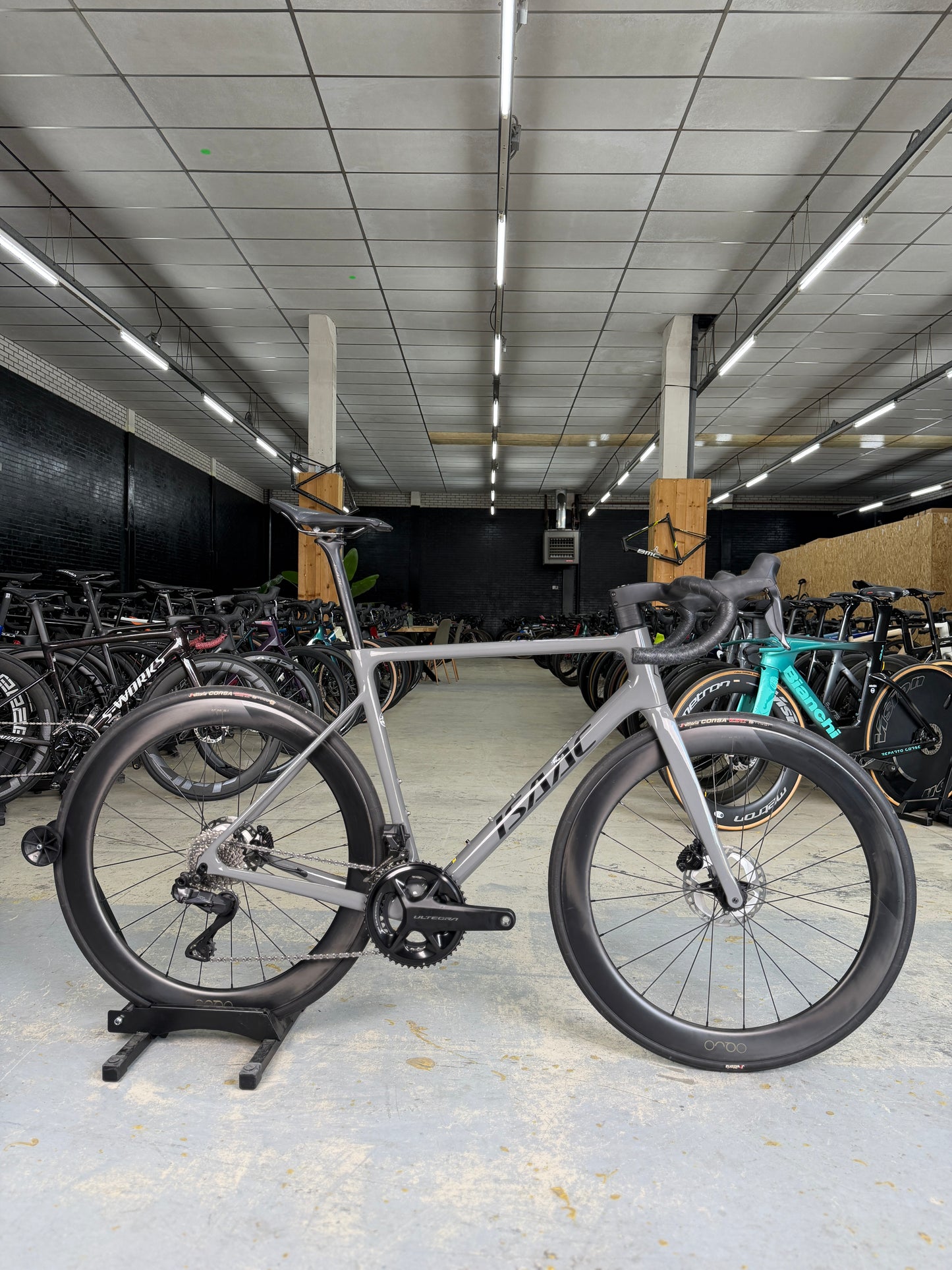 Isaac Element Di2 Carbon Racefiets