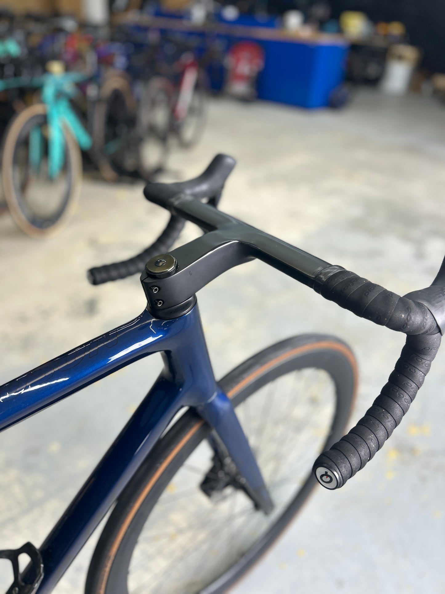 Isaac Boson Di2 Carbon Road Bike