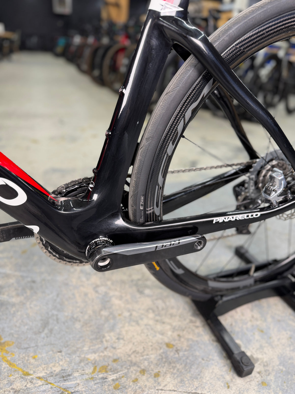 Pinarello F eTap Red Carbon Racefiets