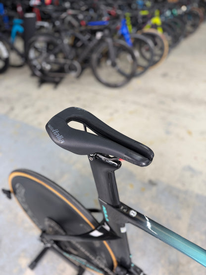 Bianchi Aquila RC Disc Di2 Carbon Racefiets
