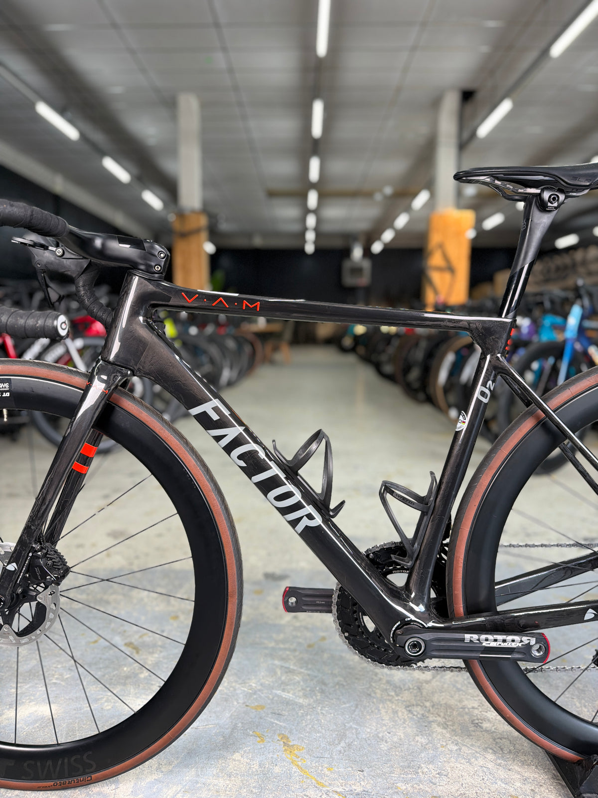 Factor O2 VAM Di2 Carbon Racefiets