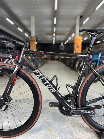 Factor O2 VAM Di2 Carbon Racefiets