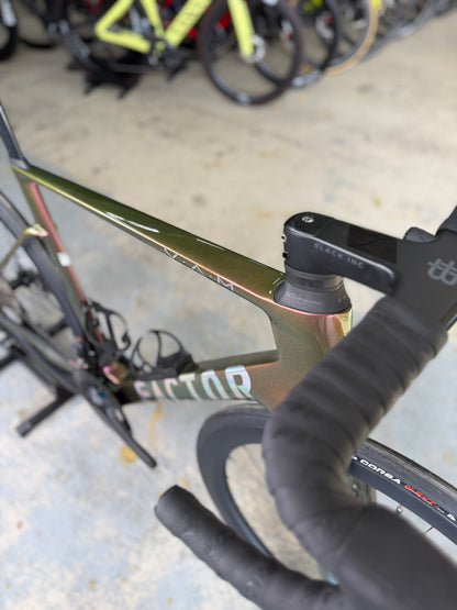 NIEUW Factor Ostro VAM Di2 Carbon Racefiets