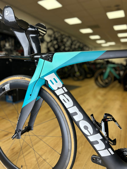 Bianchi Aquila CV Di2 Carbon Racefiets