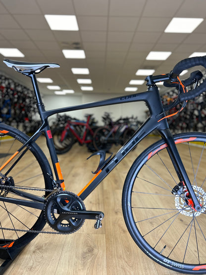 Cube Attain Ultegra Carbon Disc Racefiets