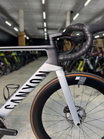 300km Canyon Aeroad CF SLX Di2 Carbon Racefiets