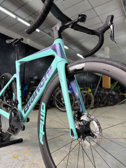 Bianchi Oltre Race Di2 Carbon Road Bike