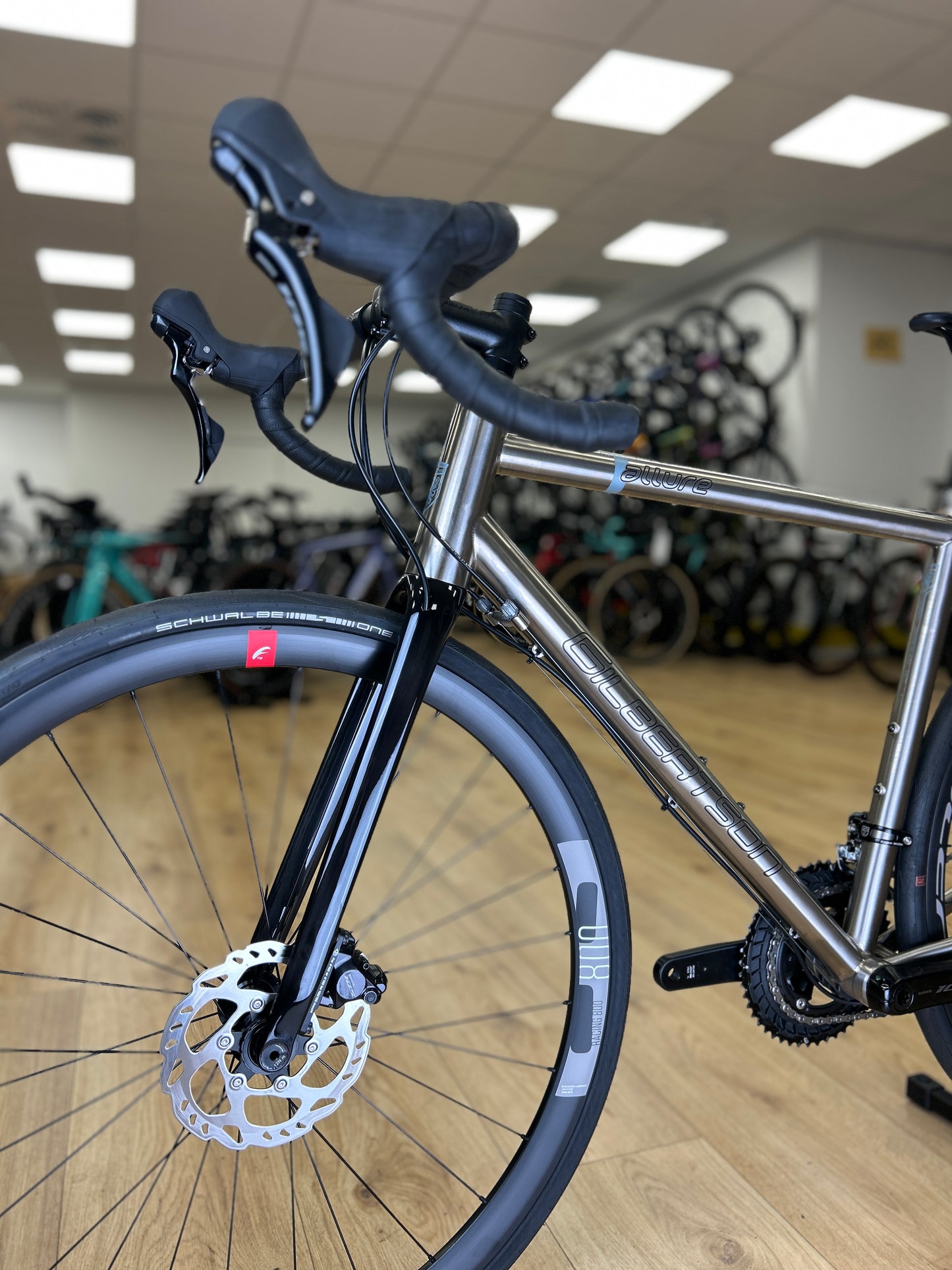 Showroom Model Gilbertson Allure Disc Racefiets