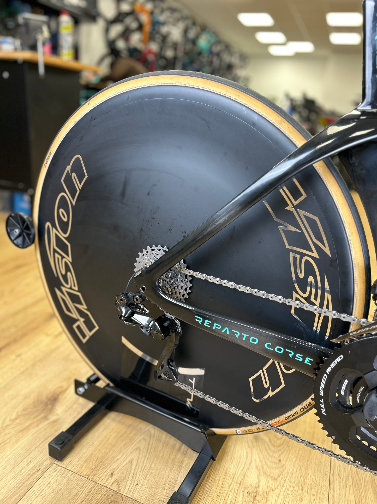 Bianchi Aquila RC Disc Di2 Carbon TT
