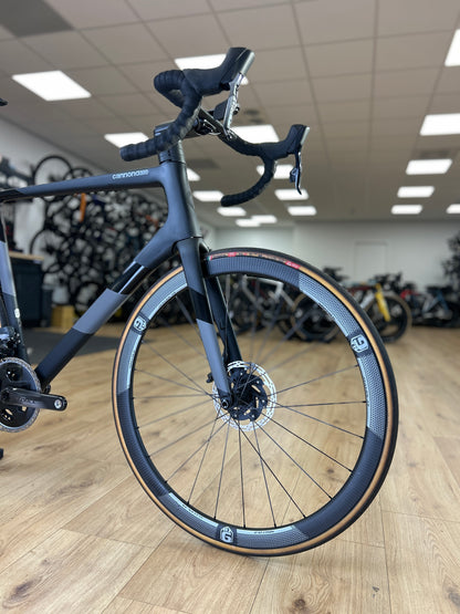 Showroom Model 0km Cannondale SuperSix EVO Hi-MOD Disc Carbon Racefiets
