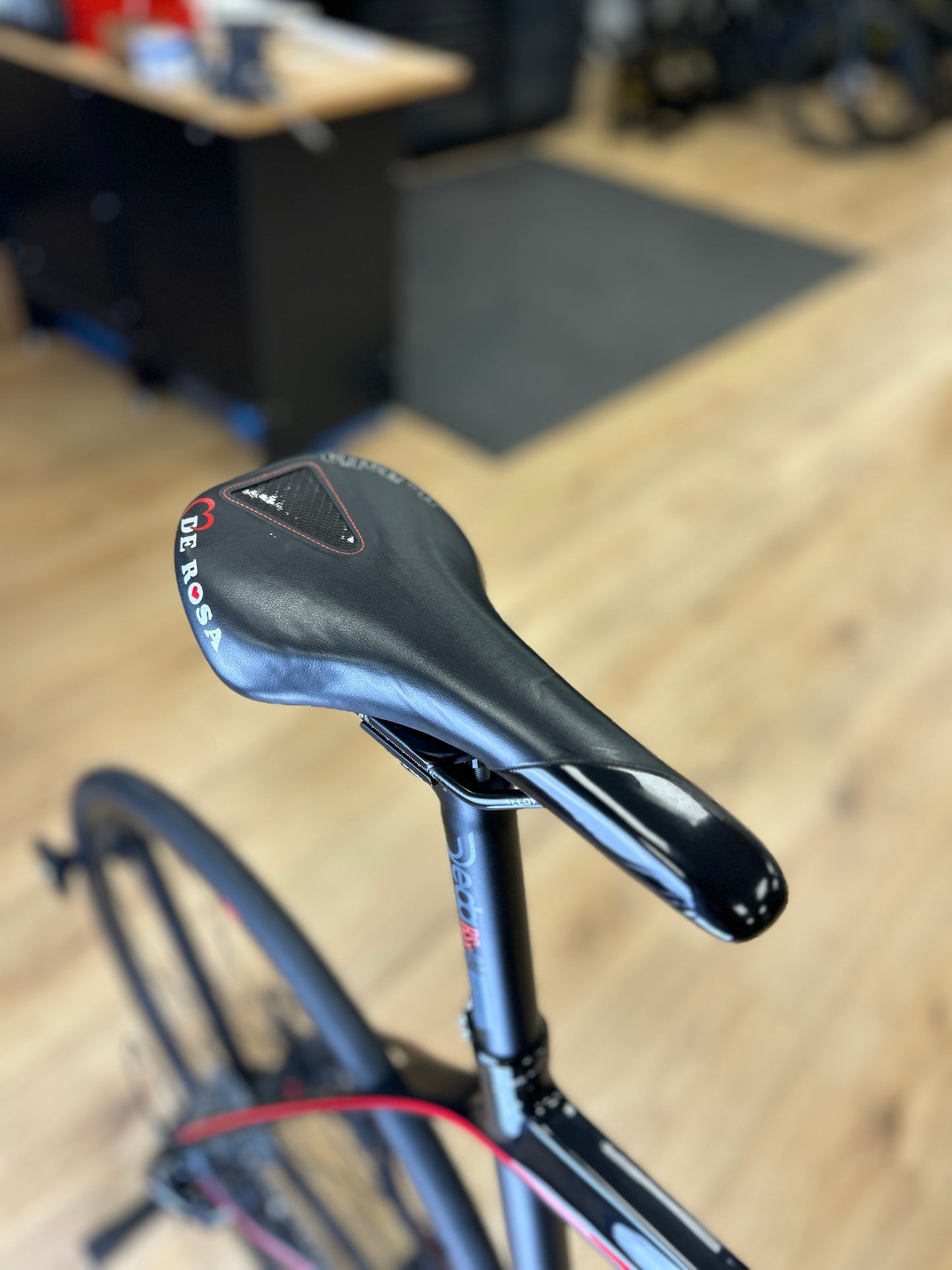 The Rosa Idol Carbon Racing Bike