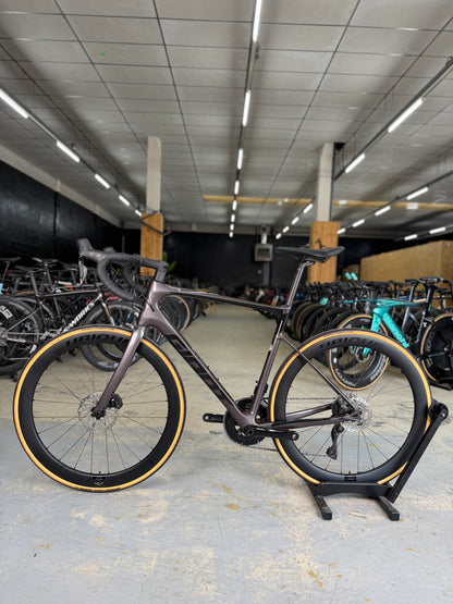 Giant Defy Advanced 1 Di2 Carbon Racefiets