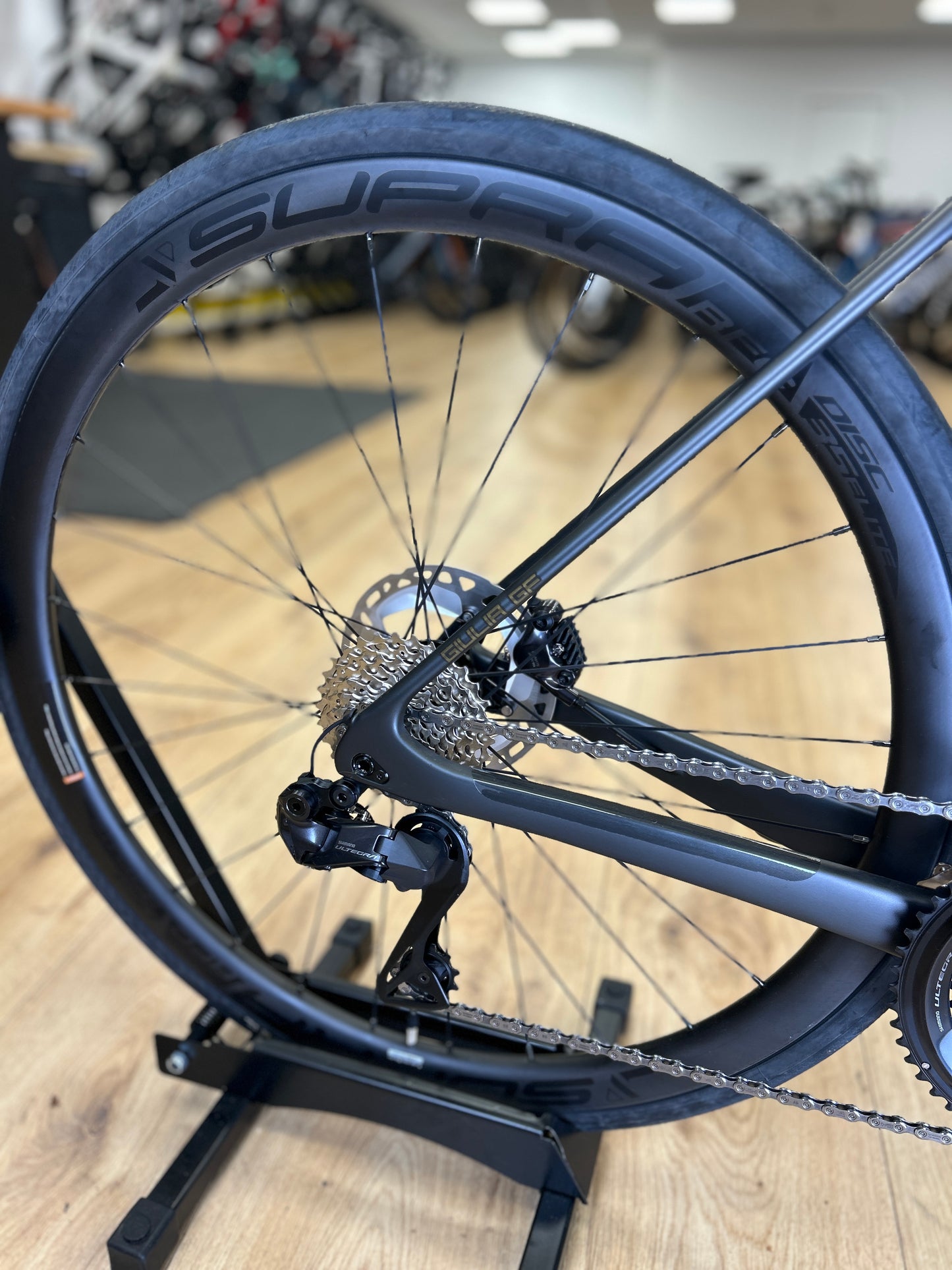 0km Showroom Model Sensa Giulia GF Di2 Carbon Racefiets