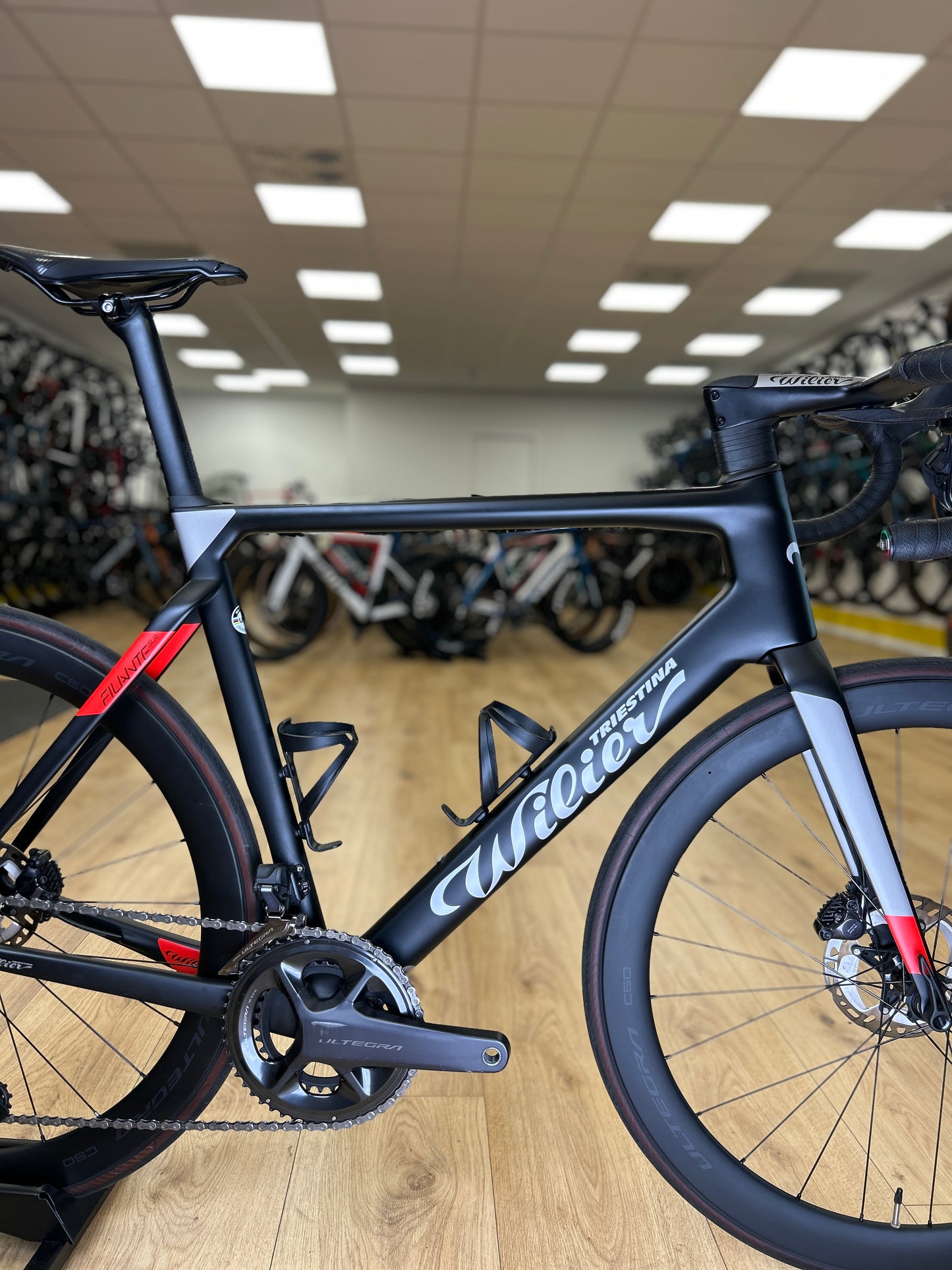 2000km Wilier Filante SLR Di2 Carbon Racefiets