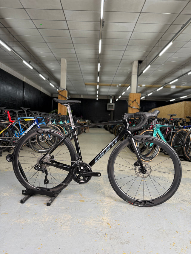 Giant TCR Advanced Di2 Carbon Racing Bicycle